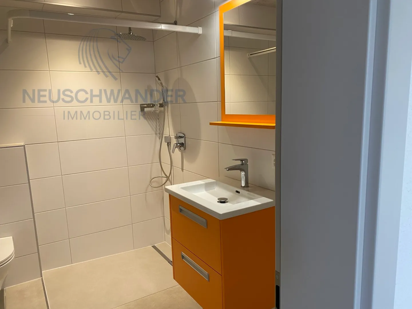 «A louer maison jumelée de 5.5 pièces, moderne et spacieuse avec jardin» - Photo 5 sur 11