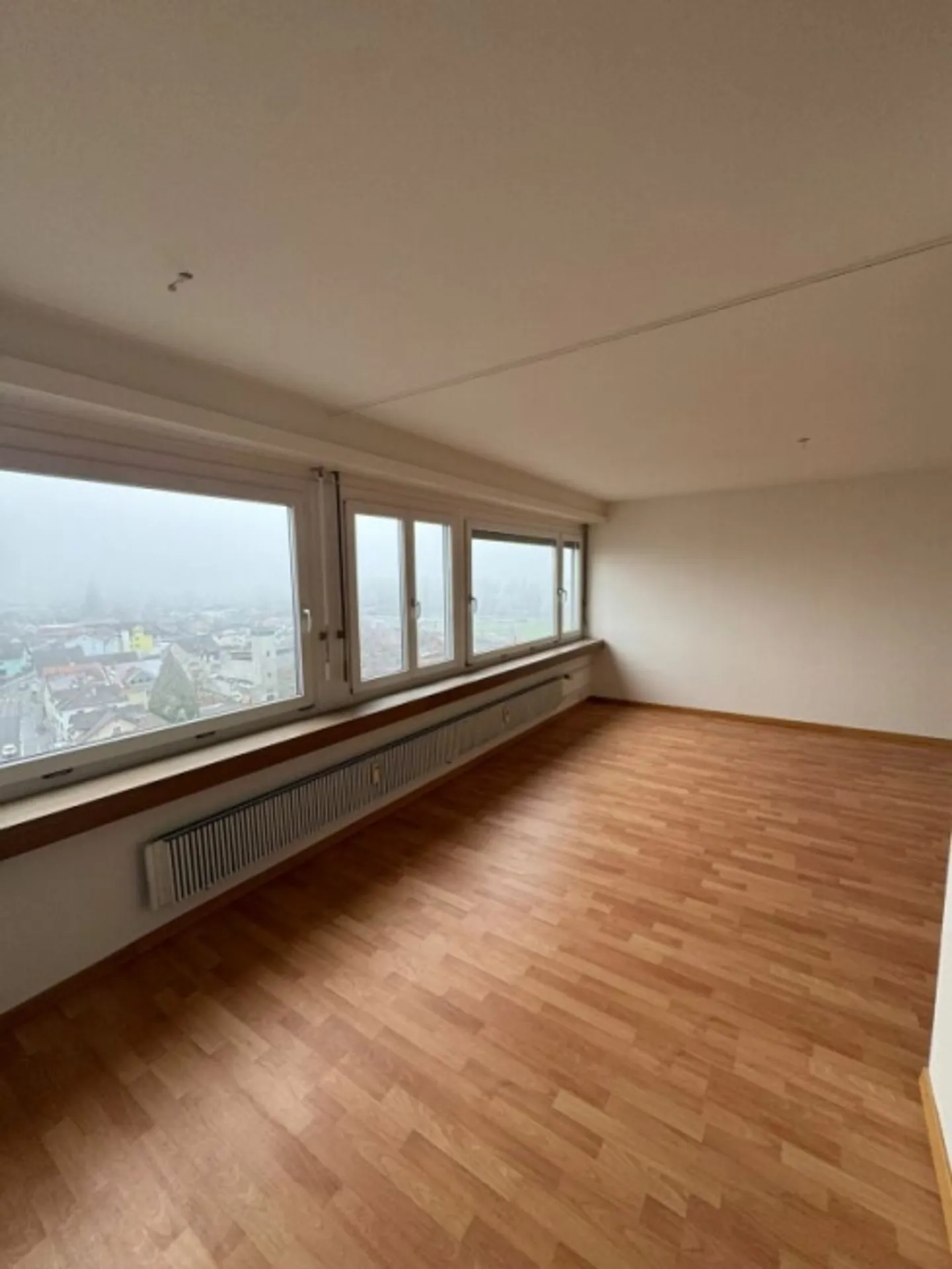 A look here is worth it: Affordable 2.5 room apartment now available! - Photo 1 of 7