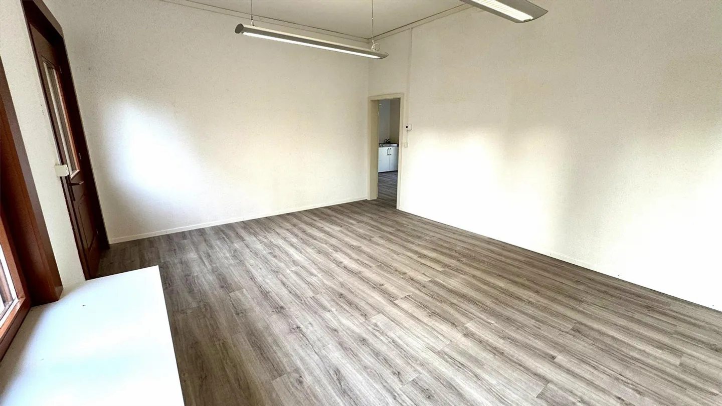 Ufficio e spazio commerciale a St. Gallen-Winkeln con magazzino pratico - Foto 6 di 13