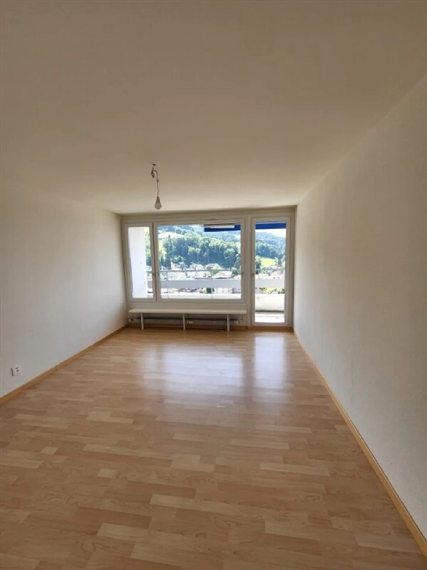 A look here is worth it: Affordable 2.5 room apartment now available! - Photo 3 of 7