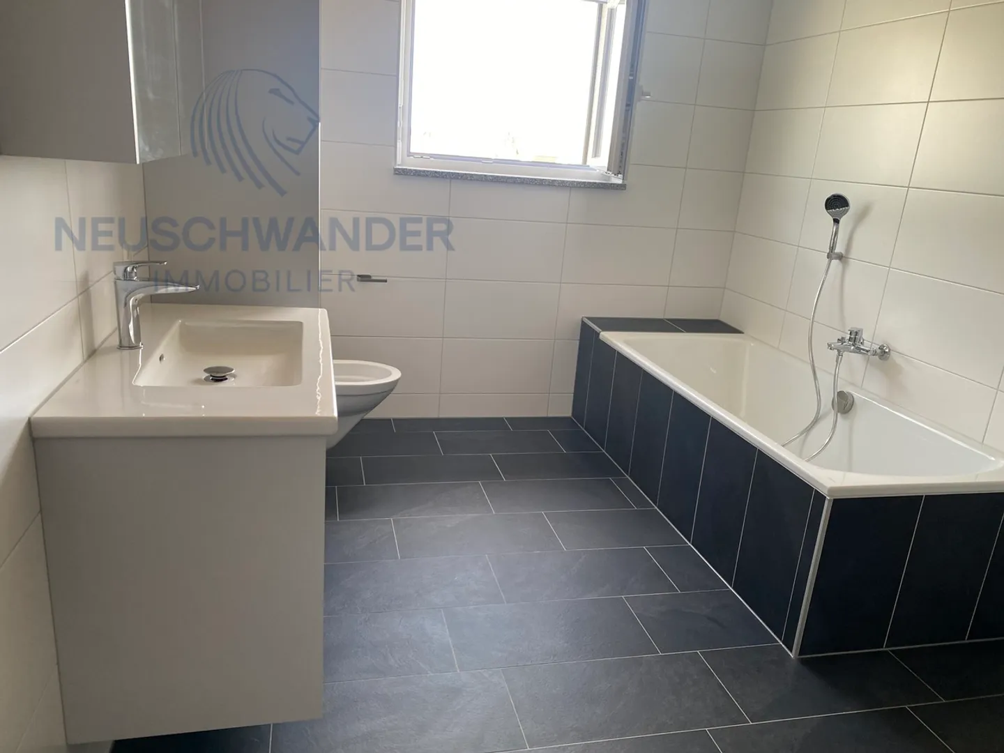 «A louer maison jumelée de 5.5 pièces, moderne et spacieuse avec jardin» - Photo 9 sur 11