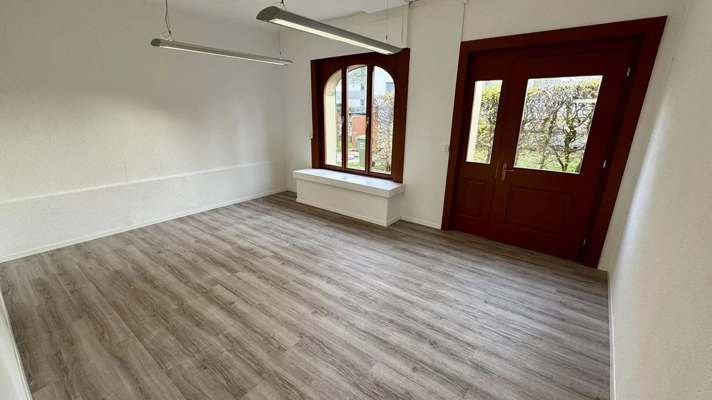 Ufficio e spazio commerciale a St. Gallen-Winkeln con magazzino pratico - Foto 5 di 13