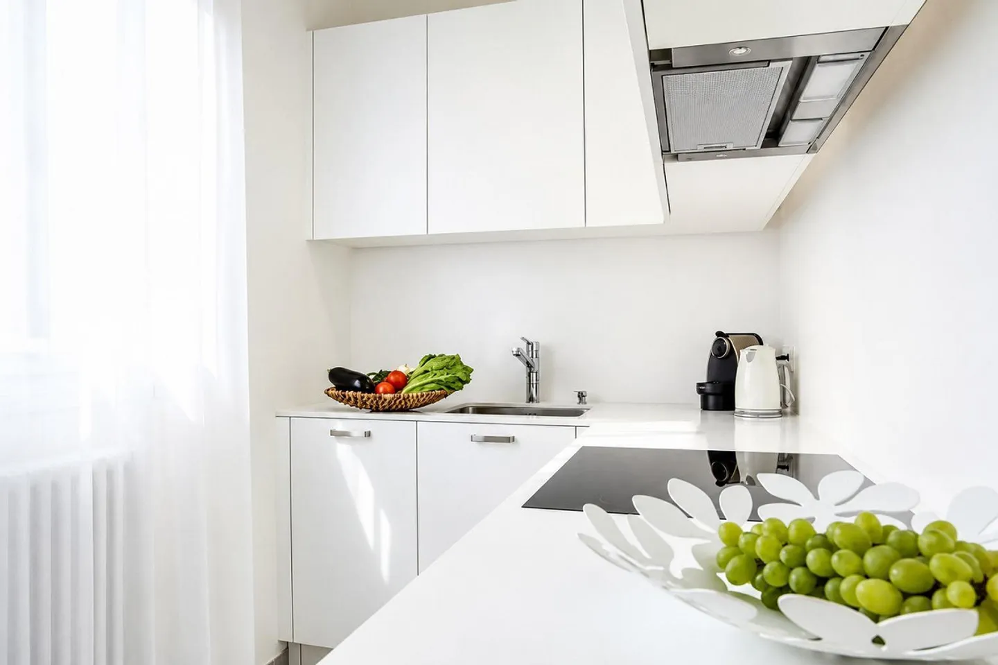 Furnished 1-room penthouse apartment with balcony - Photo 4 of 7