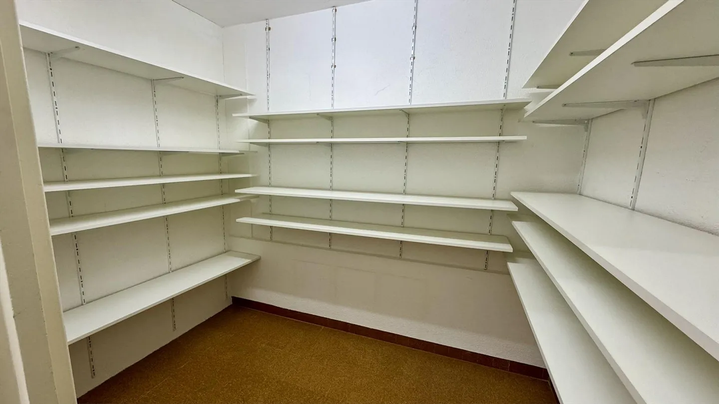 Ufficio e spazio commerciale a St. Gallen-Winkeln con magazzino pratico - Foto 10 di 13