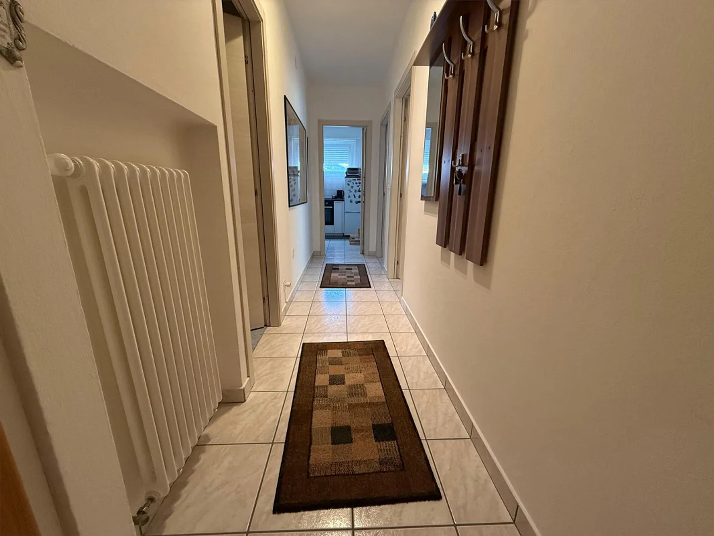 GERÄUMIGE 2.5-ZIMMER-WOHNUNG IN ZENTRALER LAGE IN LUGANO - Foto 5 von 7
