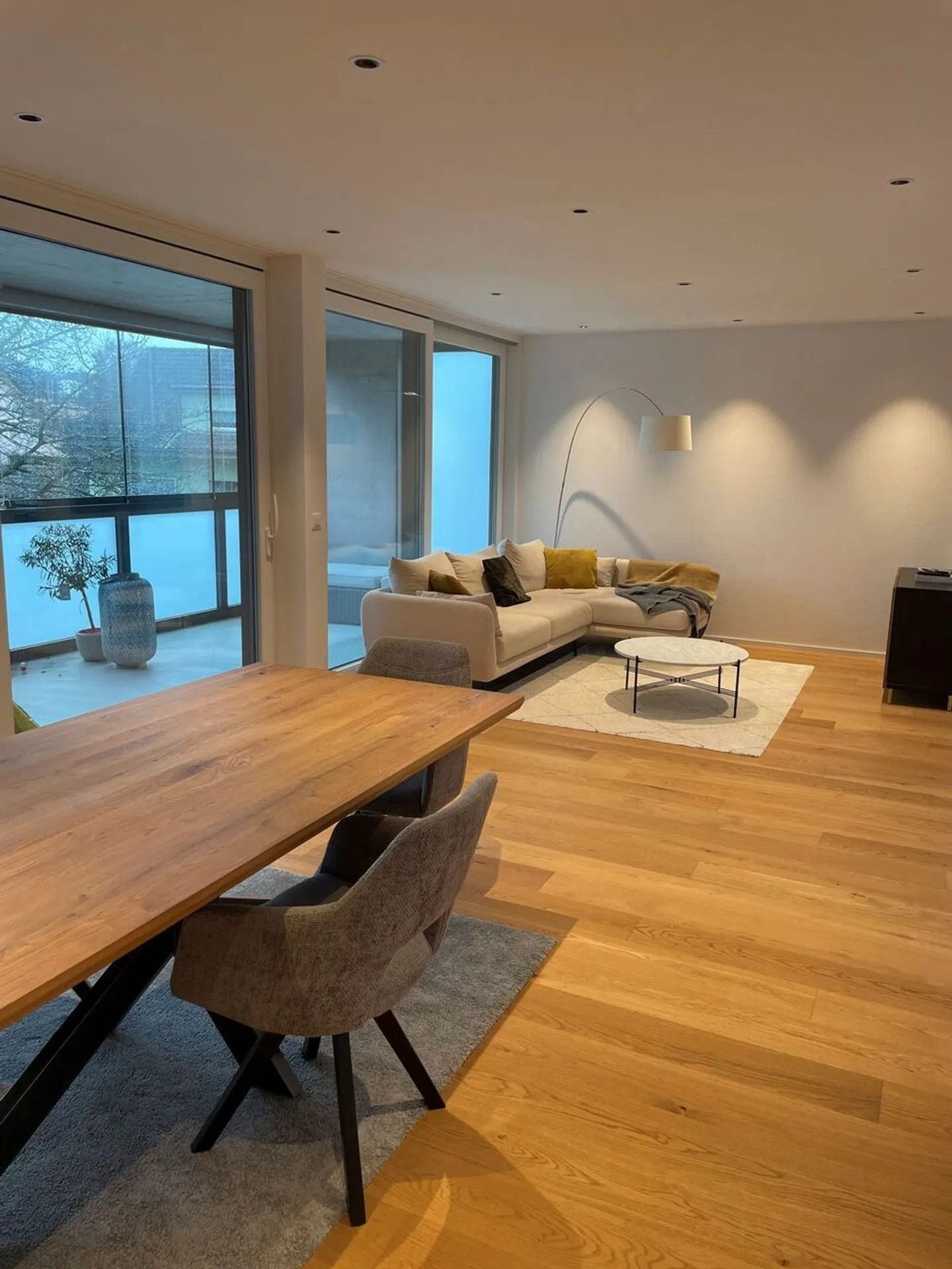 Exklusives Apartment mit Loggia - Foto 2 von 8