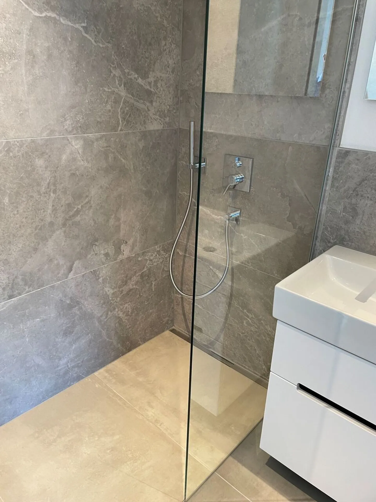 Exklusives Apartment mit Loggia - Foto 4 von 8