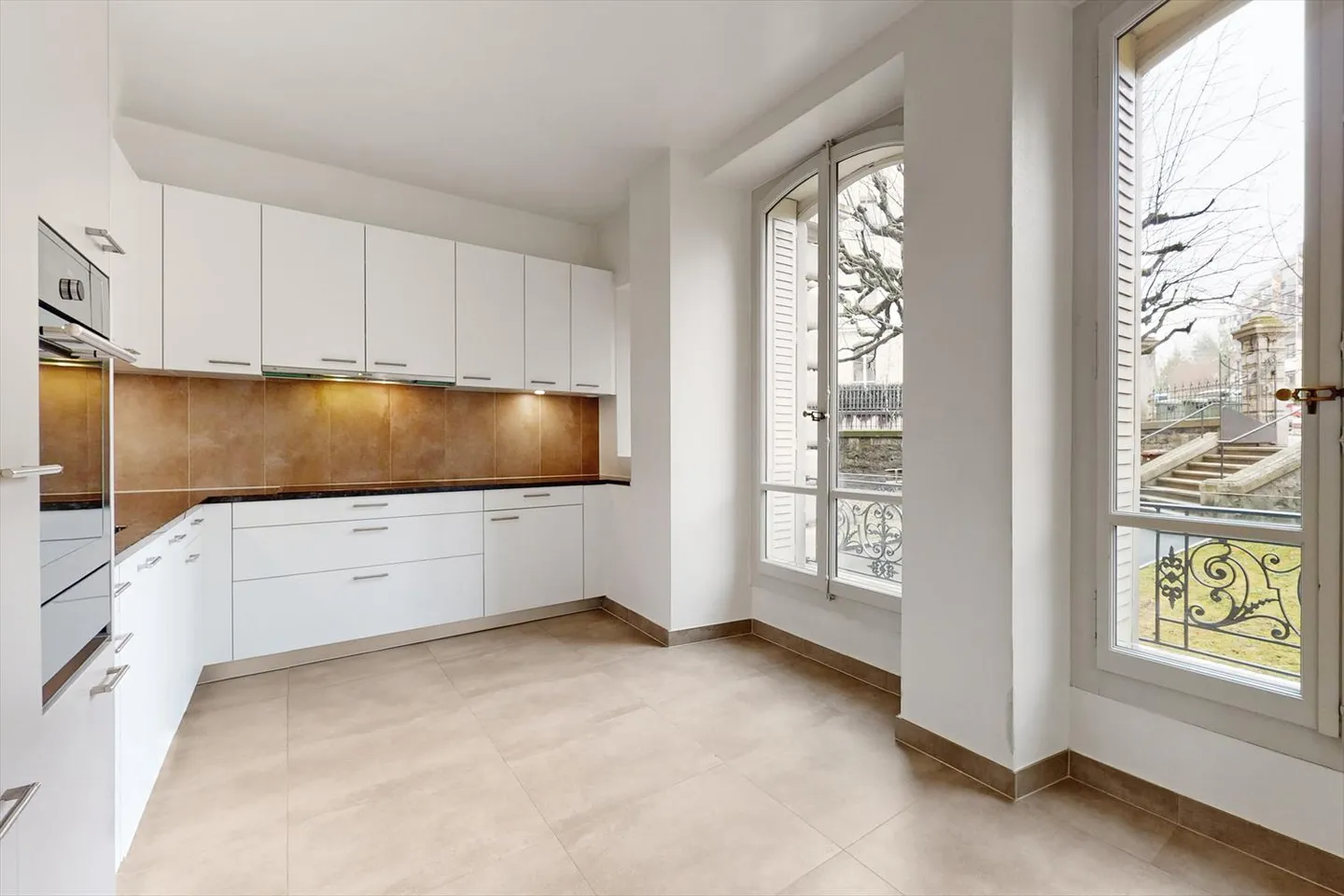 A unique frame - Photo 4 of 12