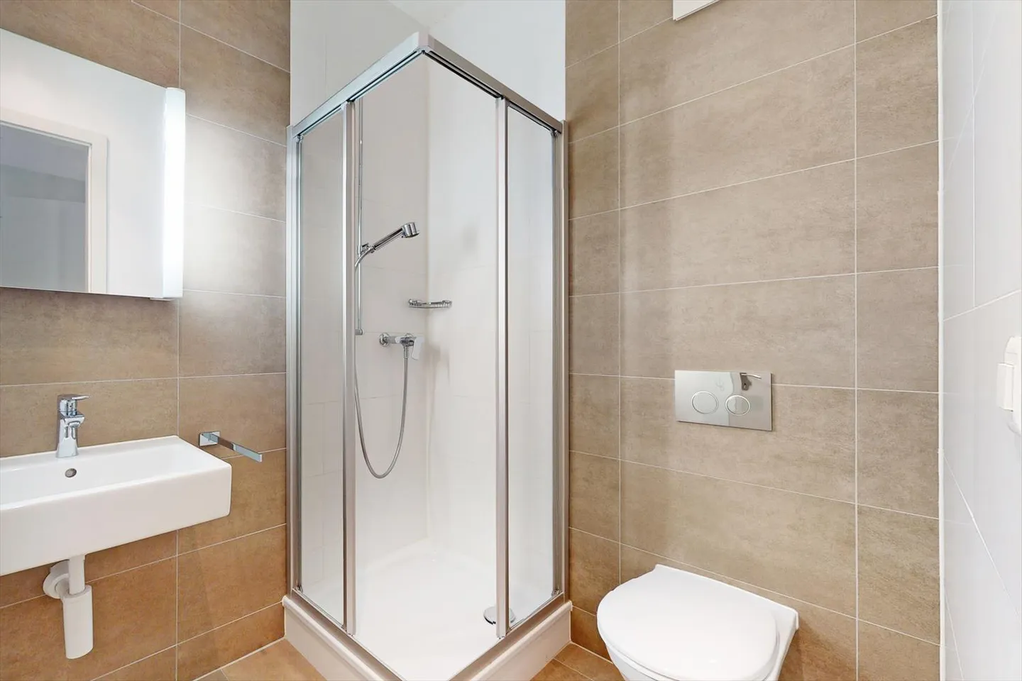 A unique frame - Photo 10 of 12