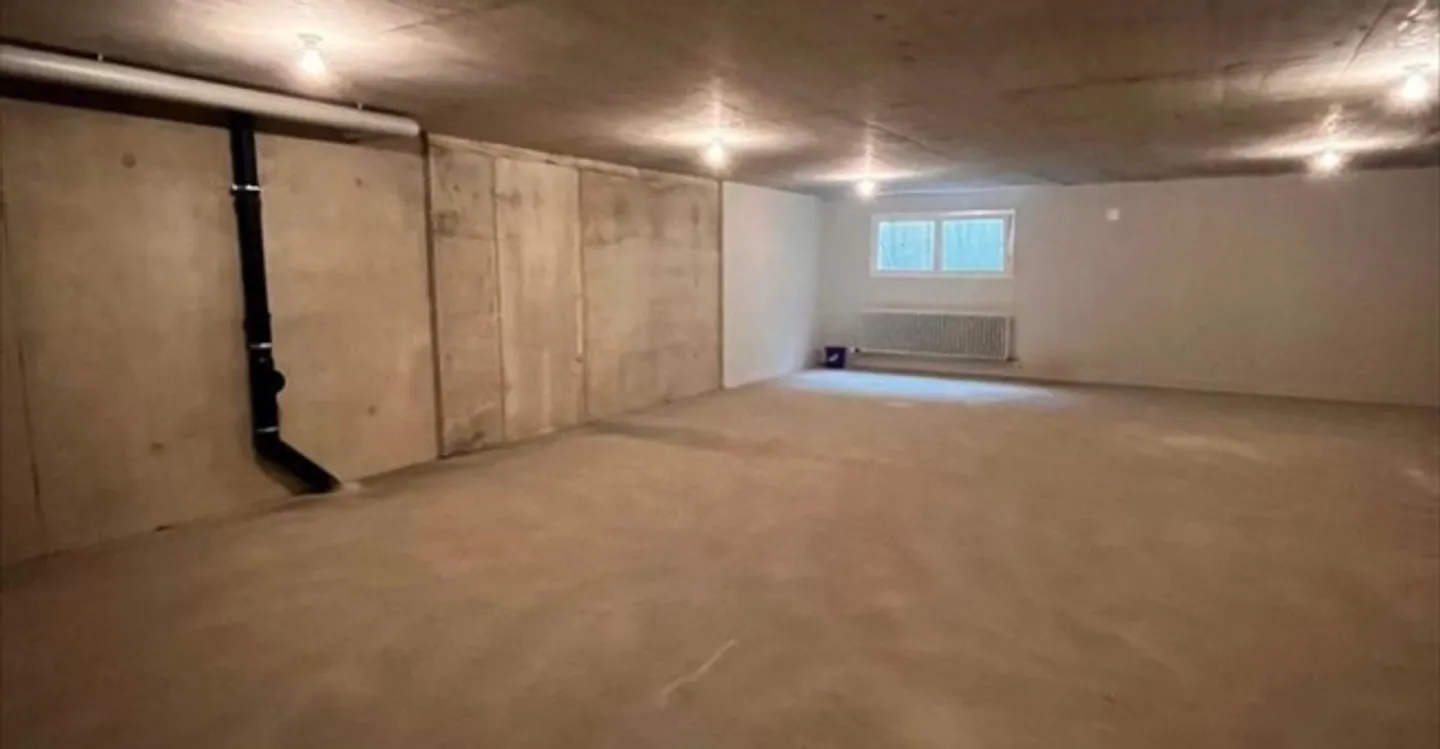 Deposit - Photo 5 of 5