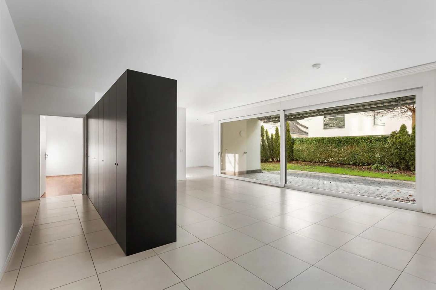 Geräumige Gartenwohnung in Schaffhausen - Foto 2 von 8