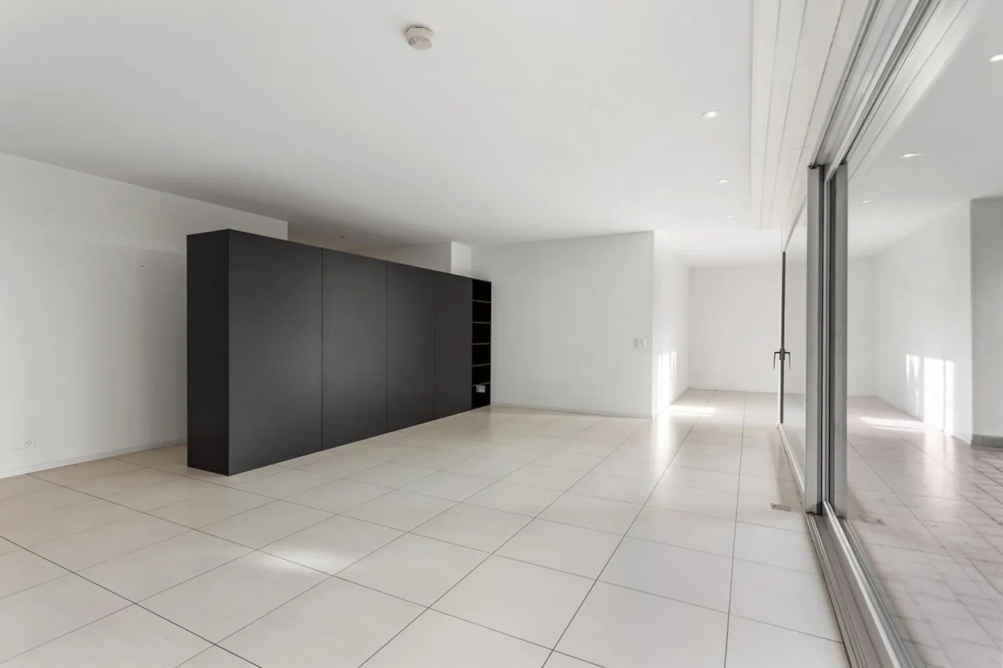 Geräumige Gartenwohnung in Schaffhausen - Foto 3 von 8