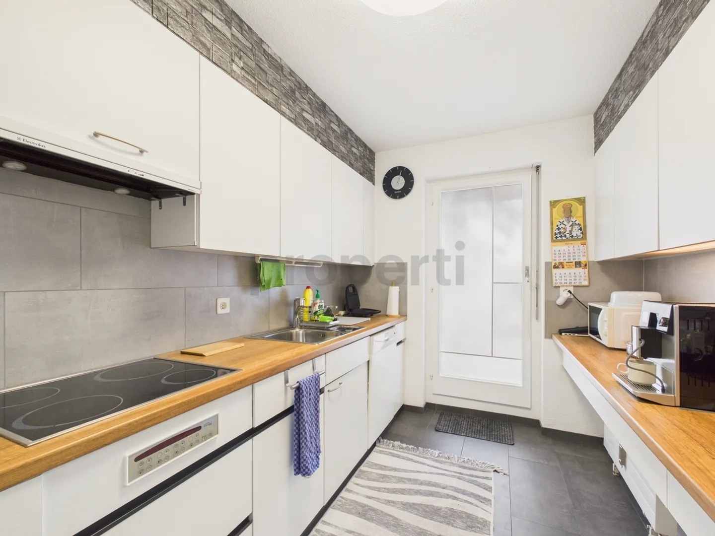 Appartement 5.5 pièces avec terrasse spacieuse et vue sur le lac - Photo 4 sur 13