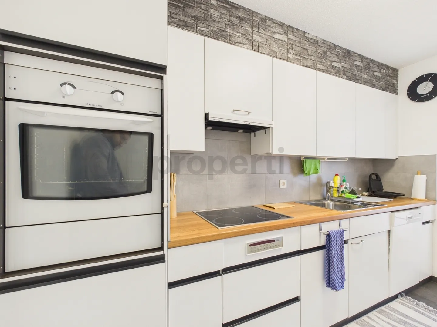 Appartement 5.5 pièces avec terrasse spacieuse et vue sur le lac - Photo 5 sur 13