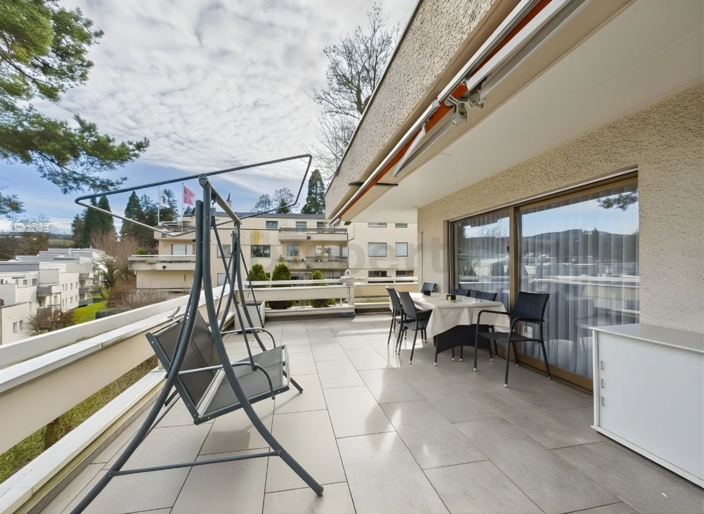 Appartement 5.5 pièces avec terrasse spacieuse et vue sur le lac - Photo 6 sur 13