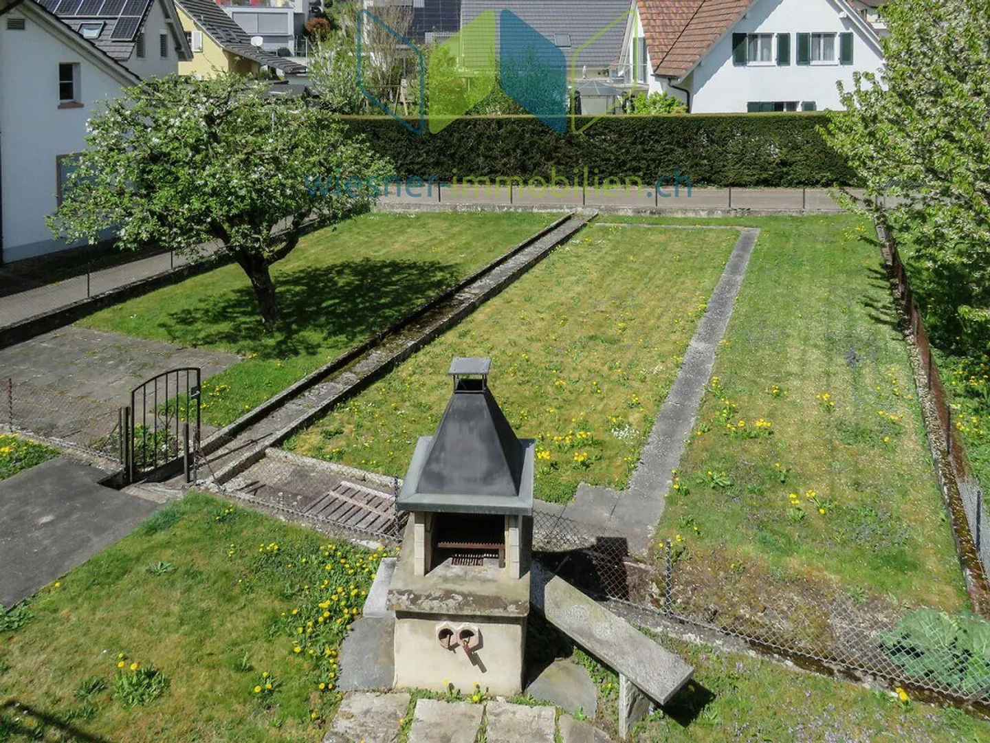 Geräumiges Mehrfamilienhaus - Foto 3 von 8