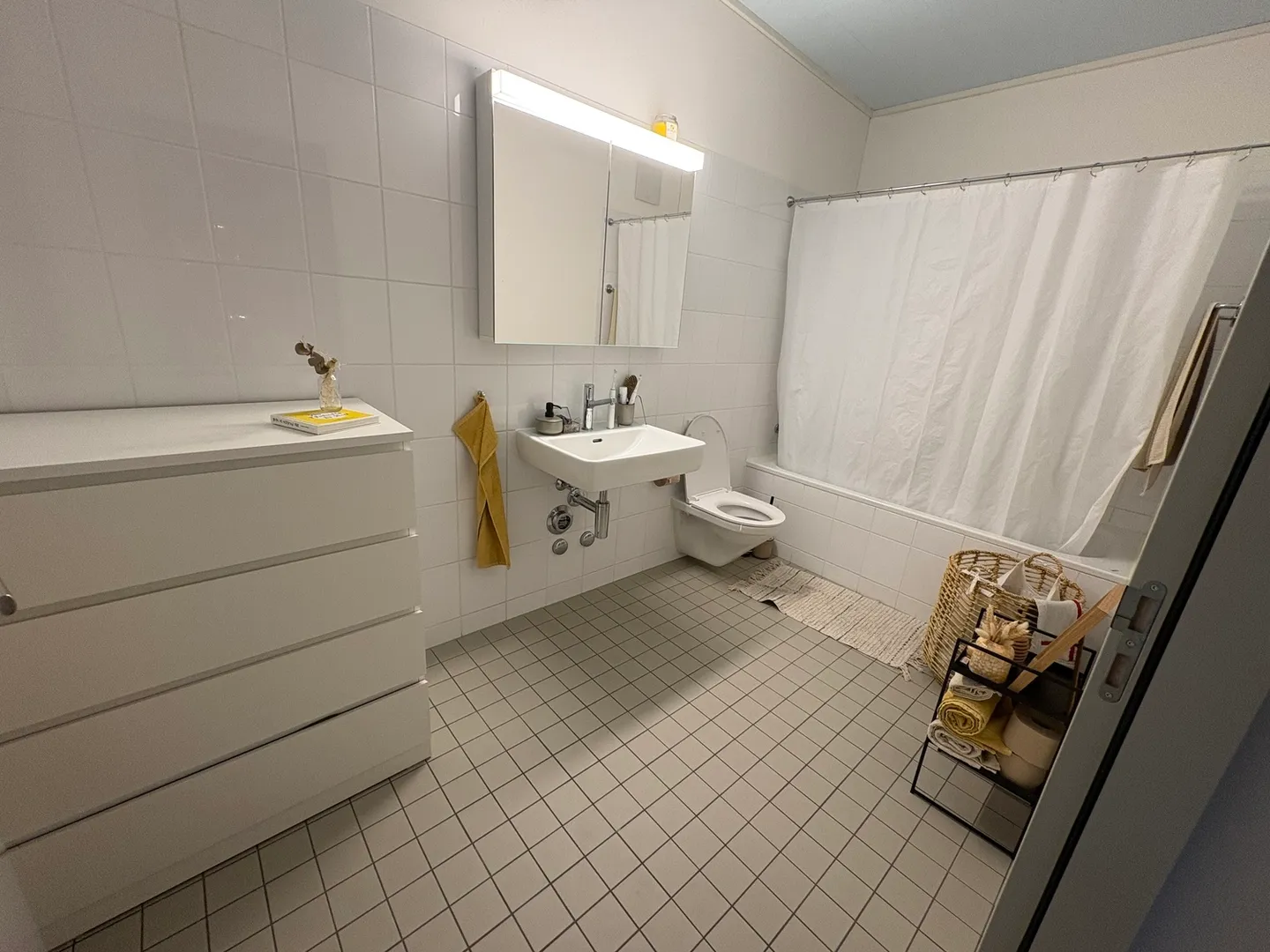 3½ ZI-WOHNUNG IN WINTERTHUR - STADT, MÖBLIERT, TEMPORÄR - Foto 7 von 8