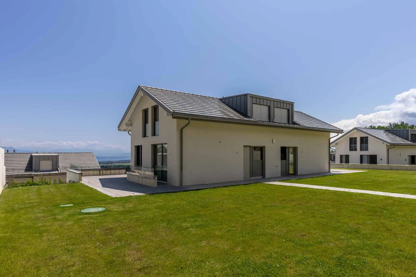 Luxury Home with Lake View - Photo 9 of 12