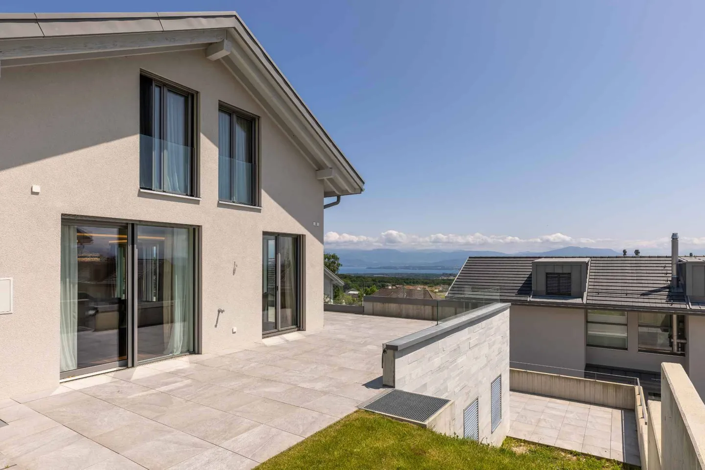 Luxury Home with Lake View - Photo 10 of 12