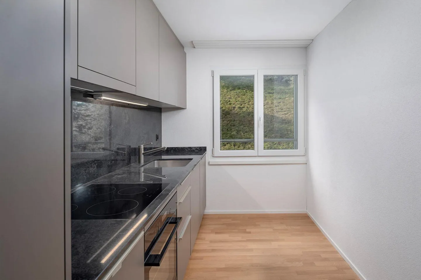 Modern Apartment with Lake View - Photo 3 of 7