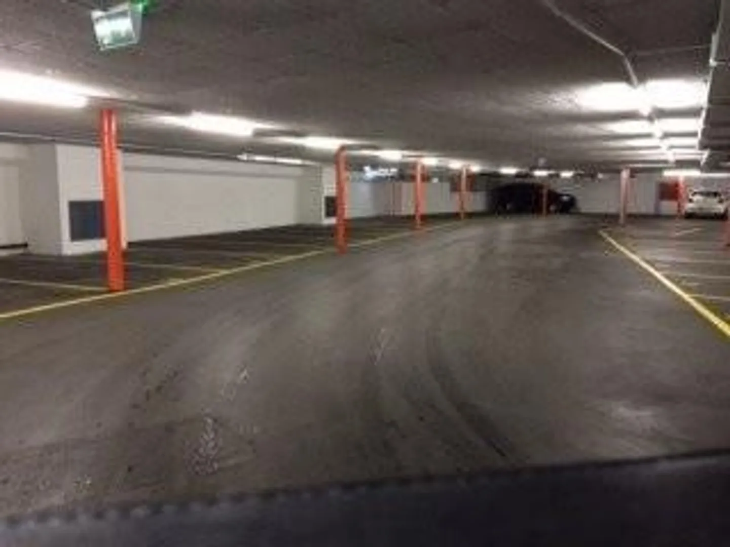 Posto auto in affitto - Foto 2 di 2