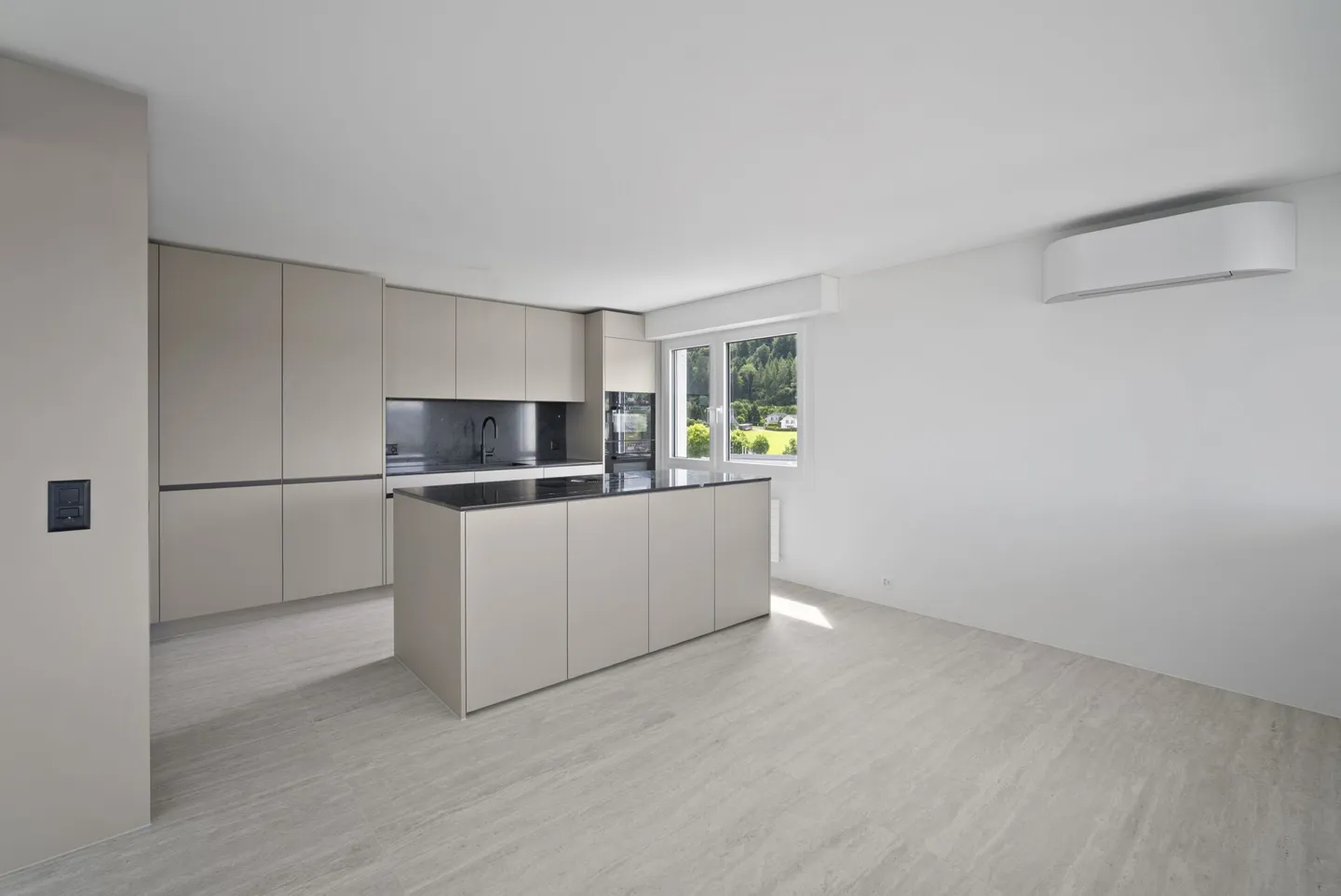 5.5 Room Penthouse Apartment with Breathtaking Mountain and Lake View - Photo 2 of 14