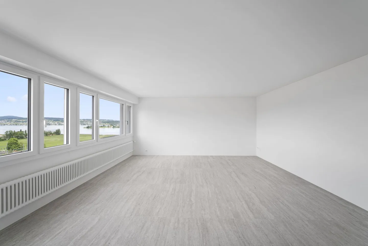 5.5 Room Penthouse Apartment with Breathtaking Mountain and Lake View - Photo 5 of 14