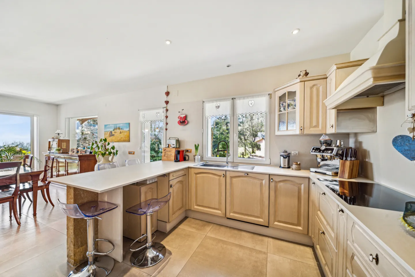 Row house for sale - Photo 6 of 20