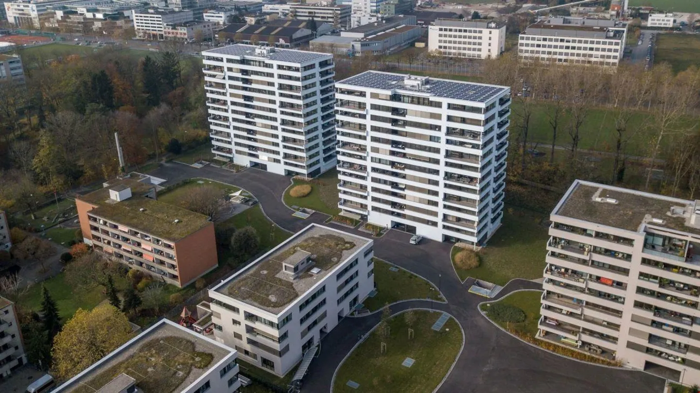 Places de parking pour voitures anciennes - Photo 5 sur 5