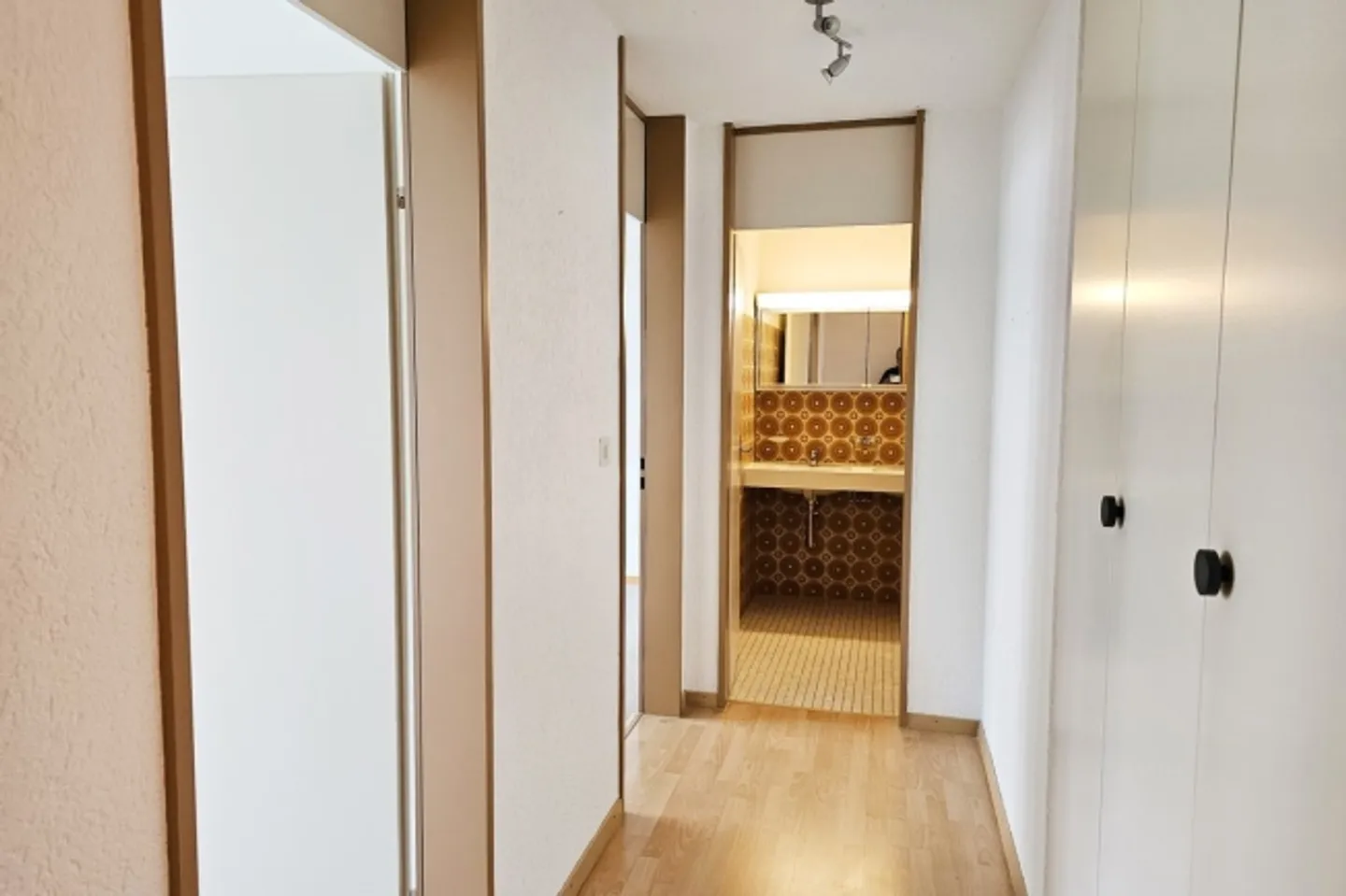 Gemütliche 3.5-Zimmer-Wohnung mit Balkon - Foto 9 von 13
