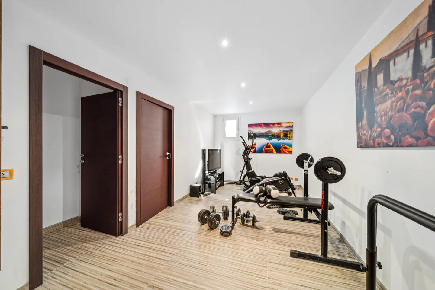 Row house for sale - Photo 15 of 20