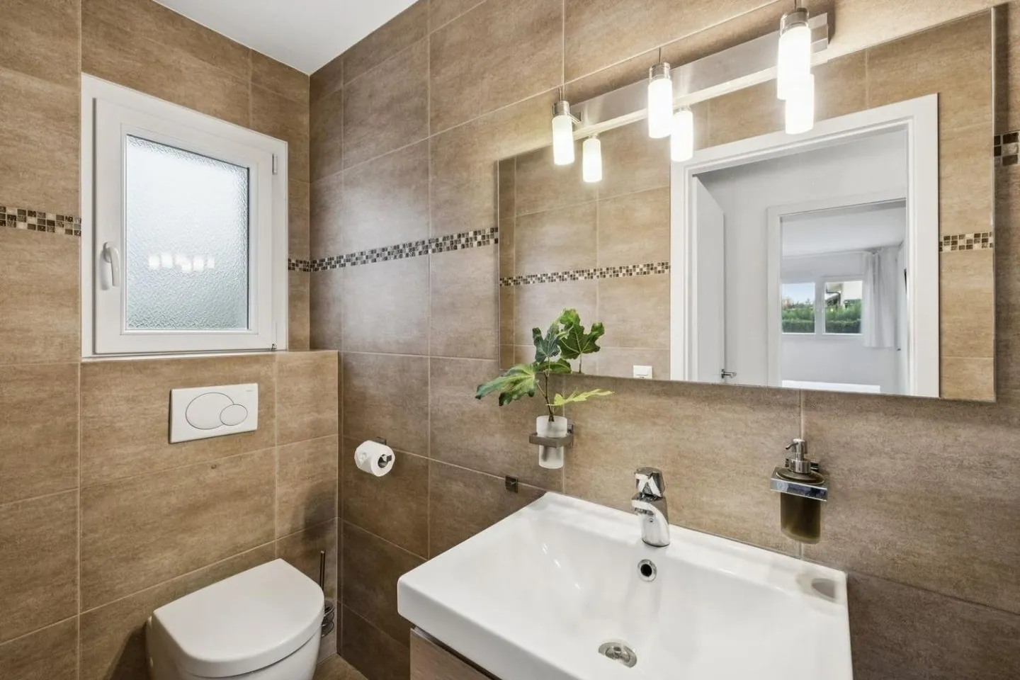 Wunderschöne individuelle Villa mit atemberaubendem Blick auf die Dents-du-Midi - Foto 7 von 13