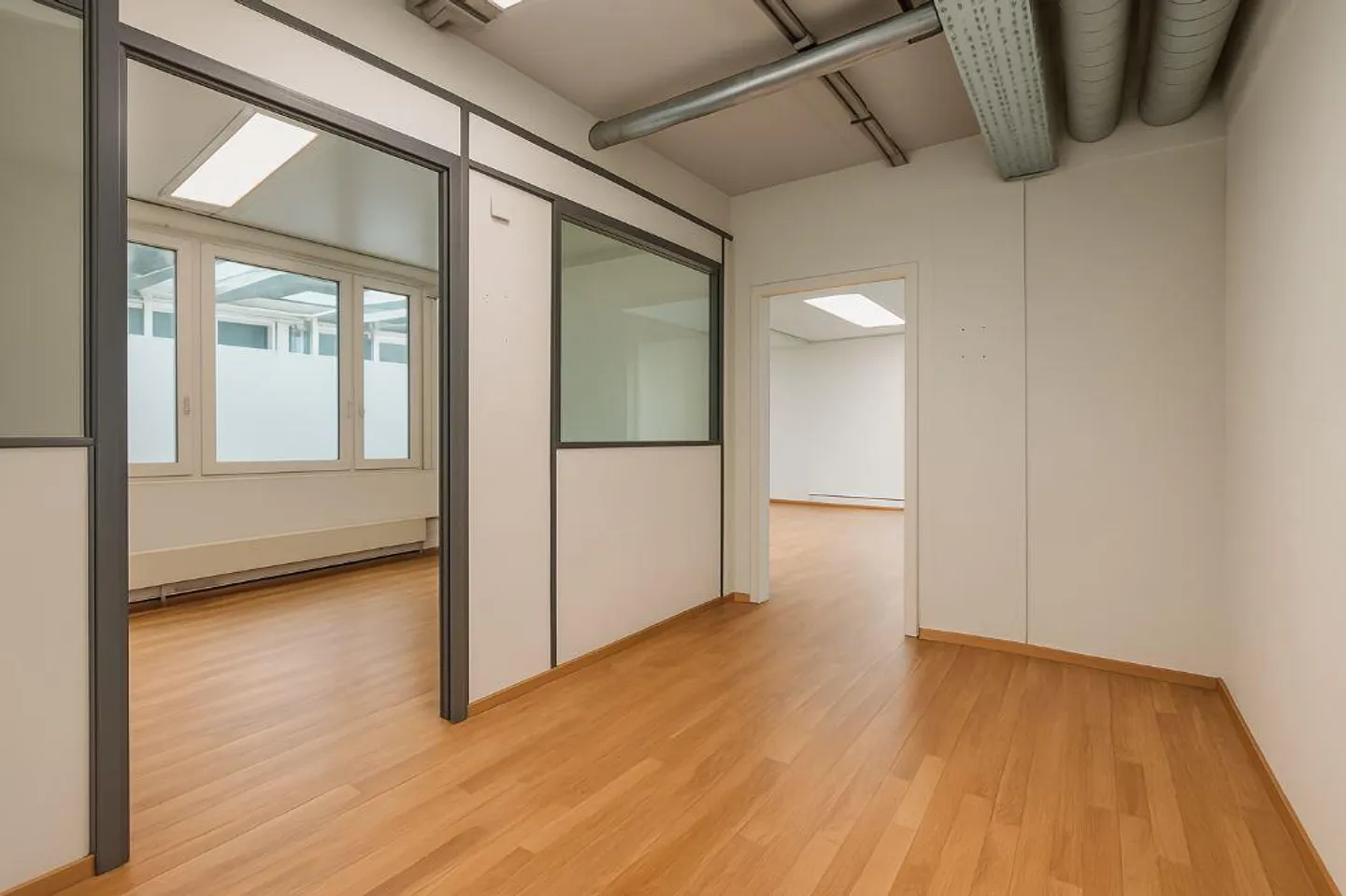 Spacious office space in prime location in Baden - Photo 4 of 6