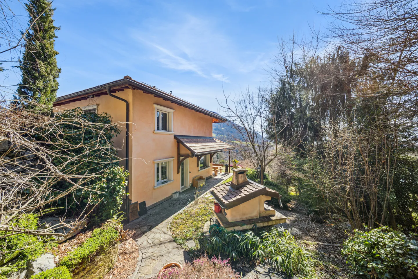 Row house for sale - Photo 18 of 20