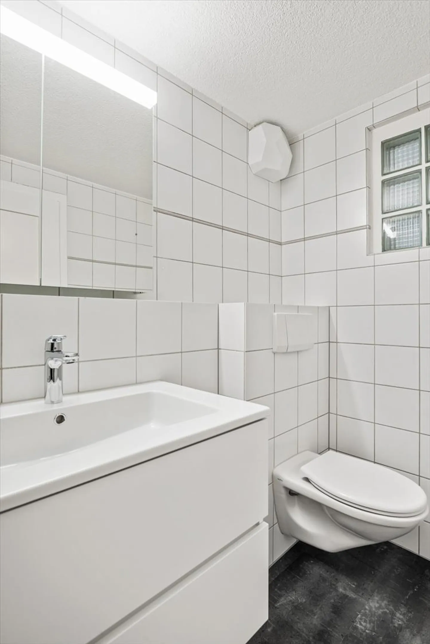 Apartment with charm is looking for you! - Photo 5 of 10