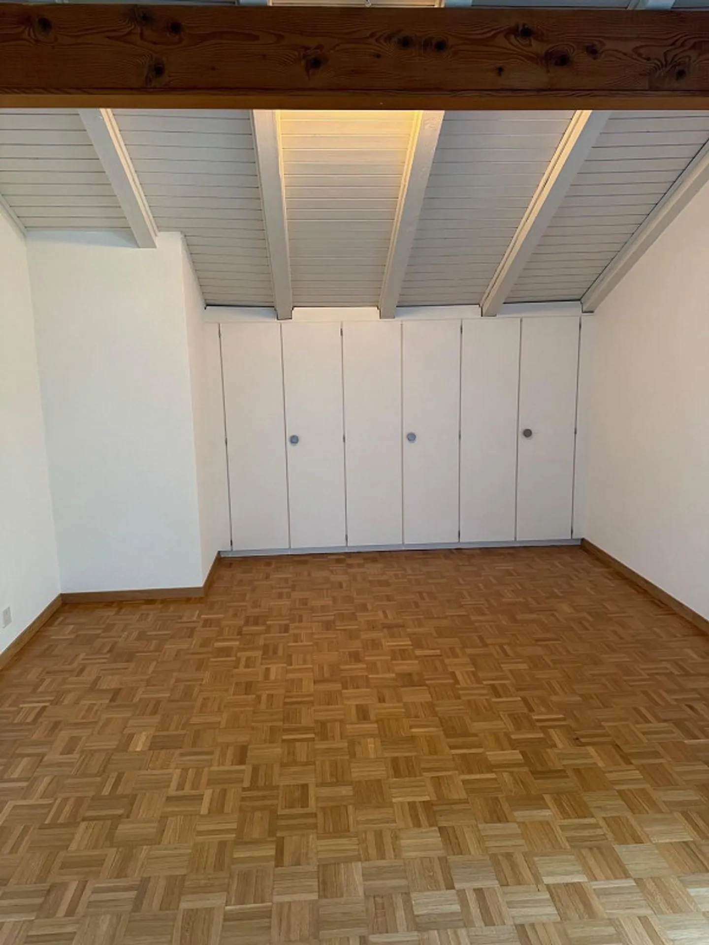 Incantevole appartamento mansardato 2.5 locali con ampio spazio hobby per ospiti - Foto 3 di 7