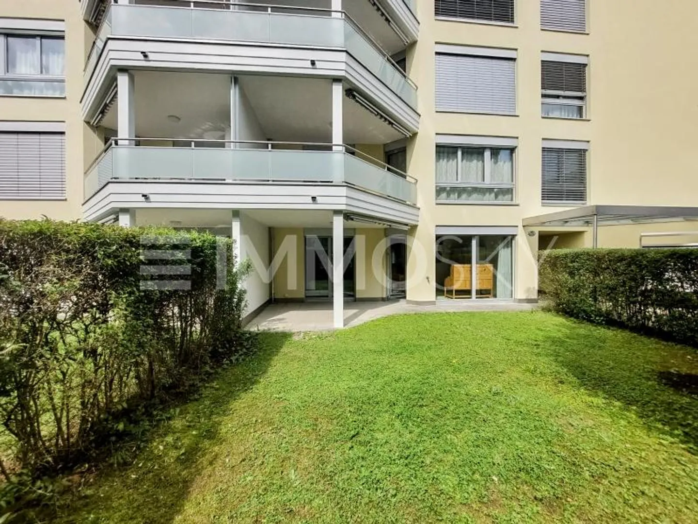 Small Jewel, Big Garden - Living Happiness with Heart - Photo 1 of 6