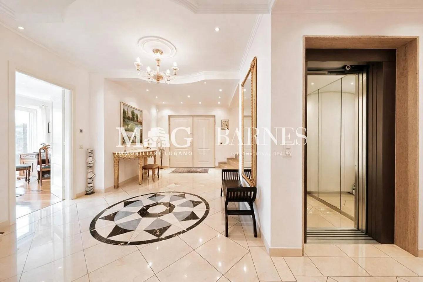 Villa élégante avec piscine et dépendance - Photo 4 sur 30