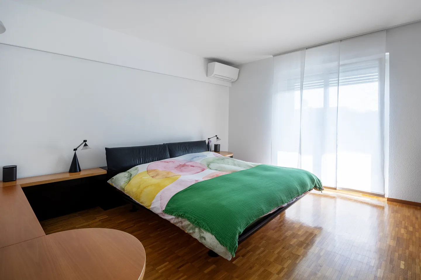 Élégante maison jumelée avec jardin et grandes pièces - Photo 7 sur 13