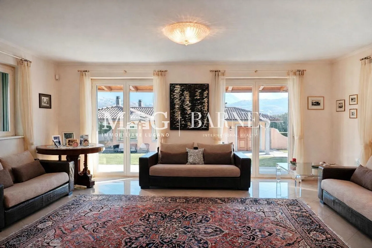 Villa élégante avec piscine et dépendance - Photo 6 sur 30