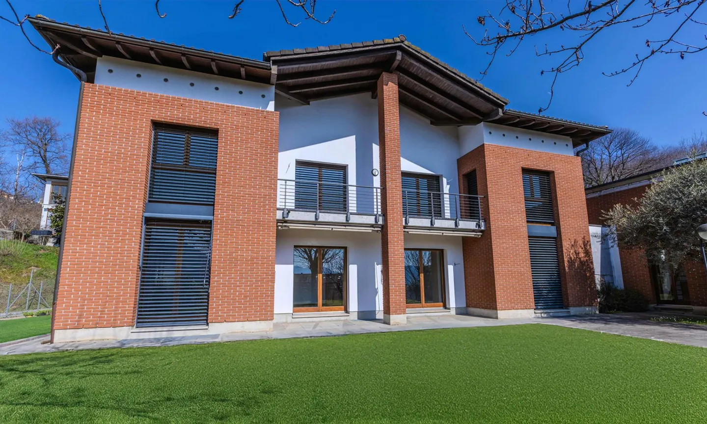 OTTIMA GELEGENHEIT - VILLA 6.5 ZIMMER MIT ÜBER 300 MQ IN BIOGGIO - Foto 1 di 12