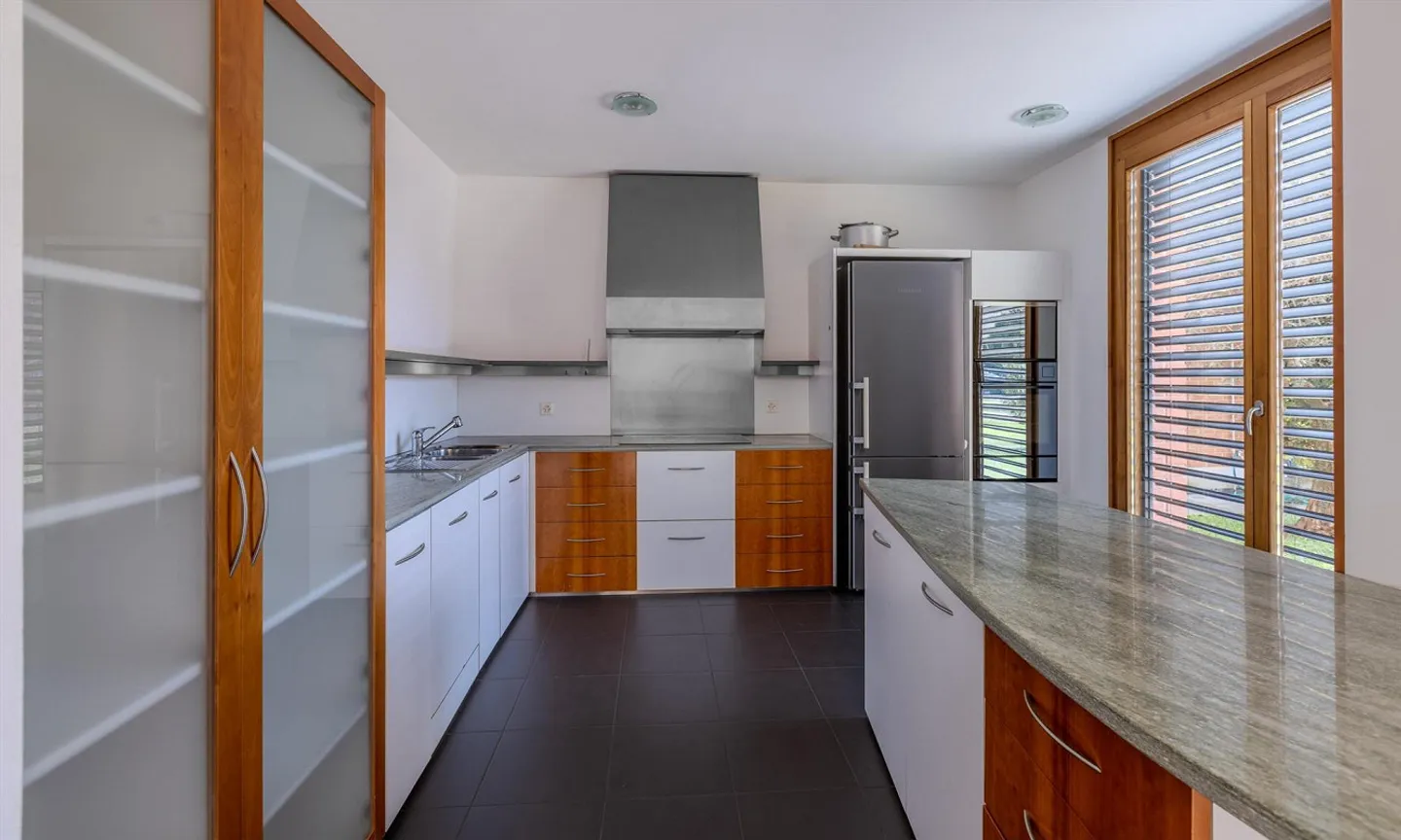 OTTIMA GELEGENHEIT - VILLA 6.5 ZIMMER MIT ÜBER 300 MQ IN BIOGGIO - Foto 3 di 12