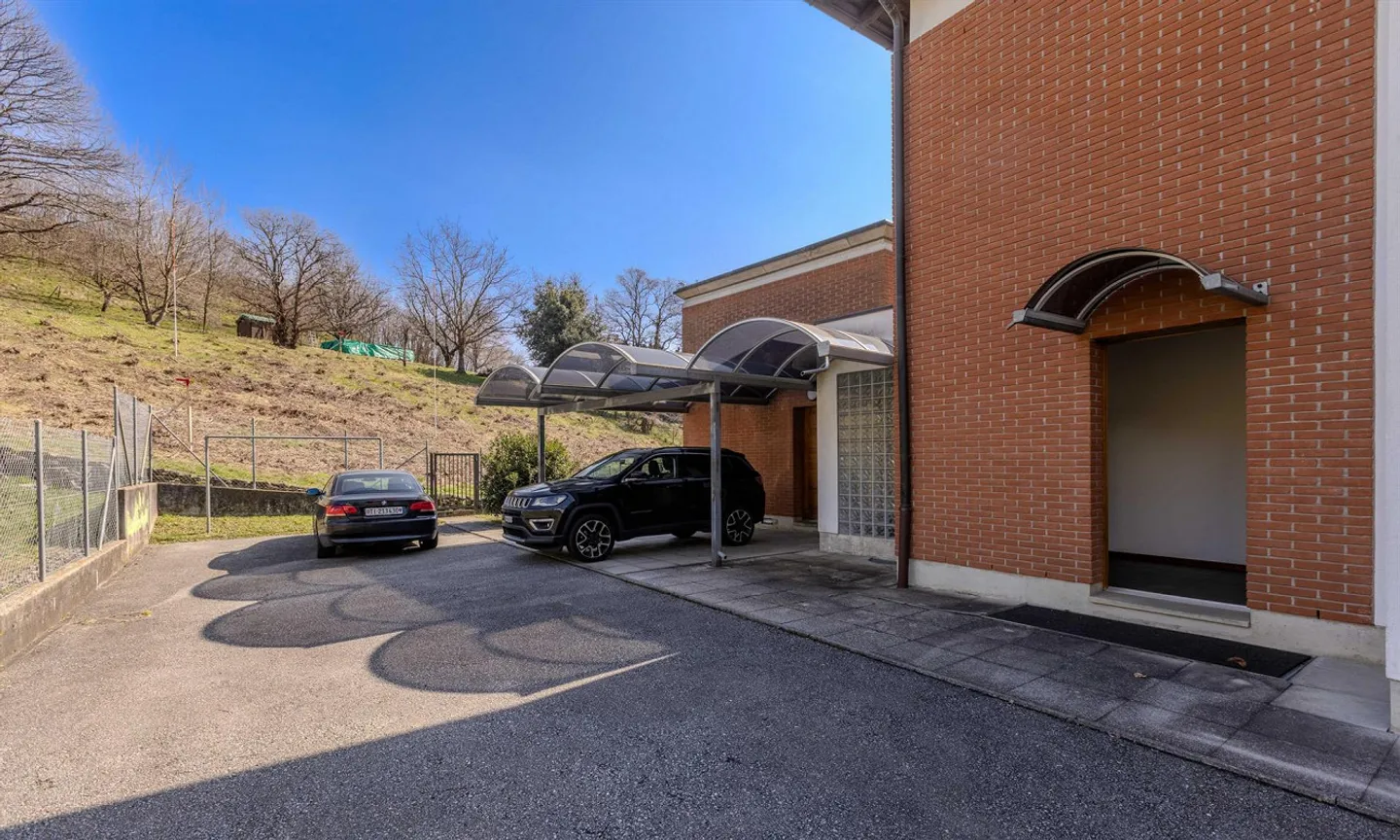 OTTIMA GELEGENHEIT - VILLA 6.5 ZIMMER MIT ÜBER 300 MQ IN BIOGGIO - Foto 8 di 12