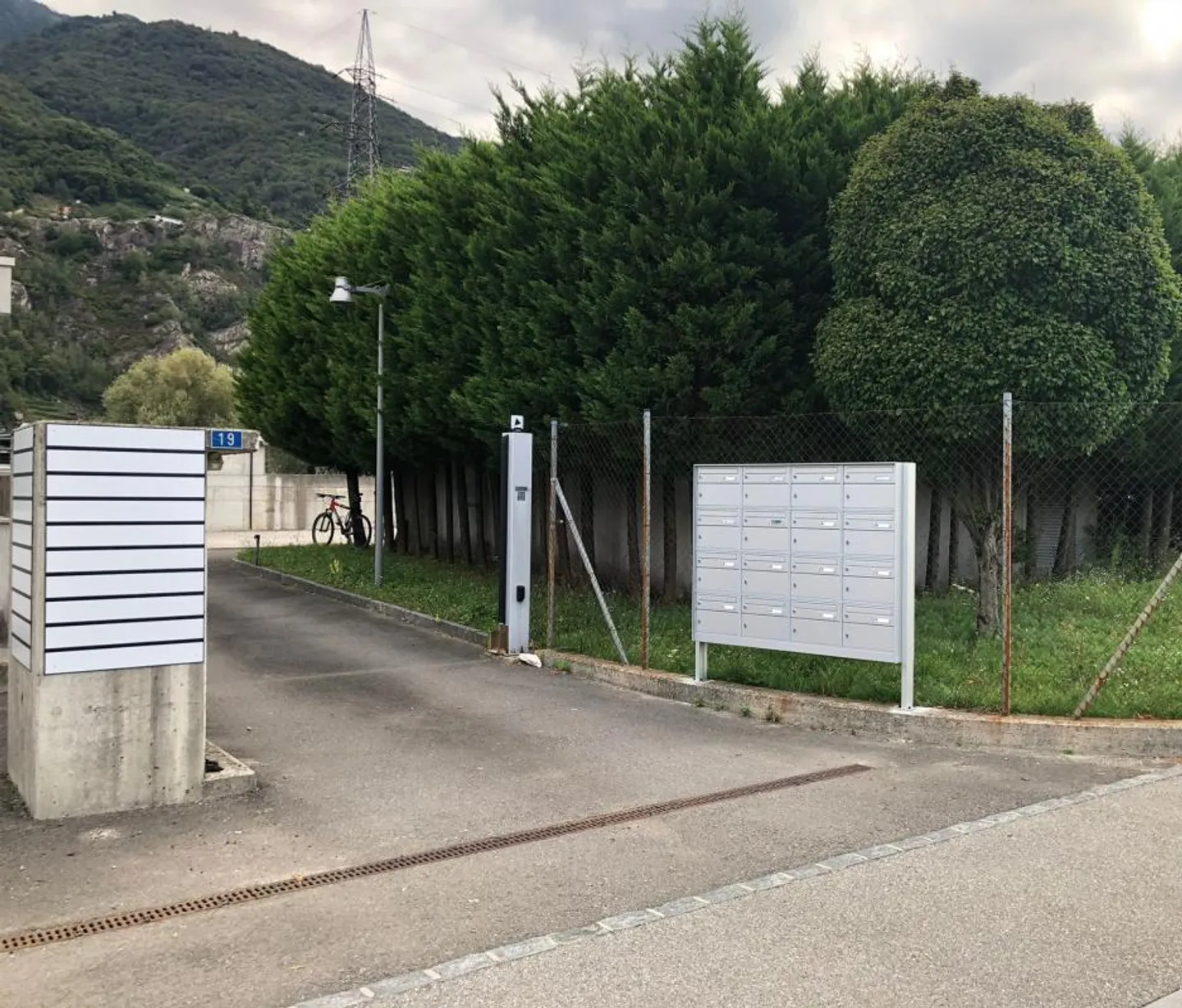 Affittasi Uffici e Depositi a Riazzino - Foto 2 di 8
