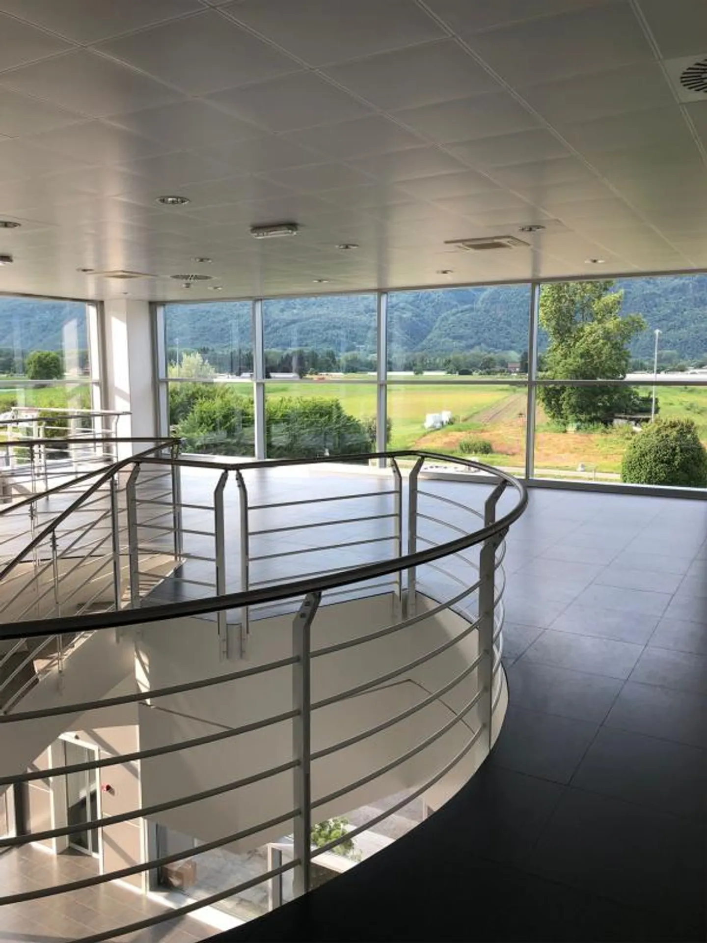 Affittasi Uffici e Depositi a Riazzino - Foto 3 di 8