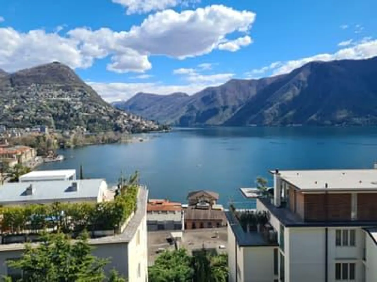 Appartamento di Lusso con Vista Lago - Foto 1 di 23