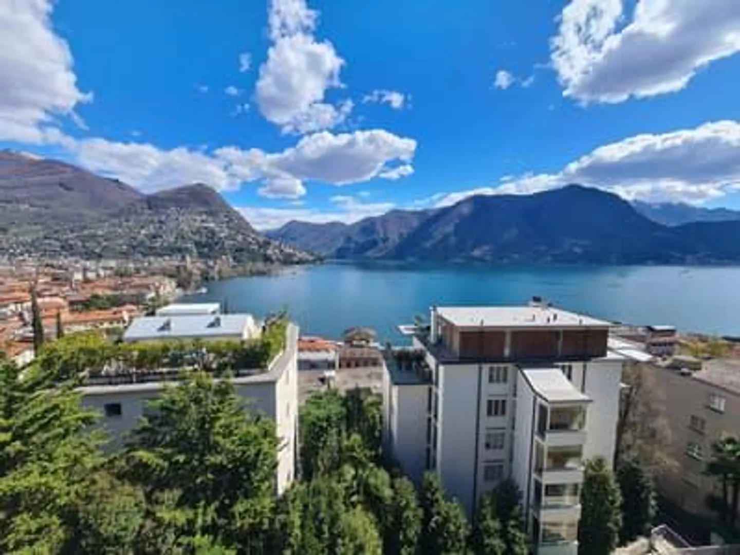 Appartamento di Lusso con Vista Lago - Foto 3 di 23