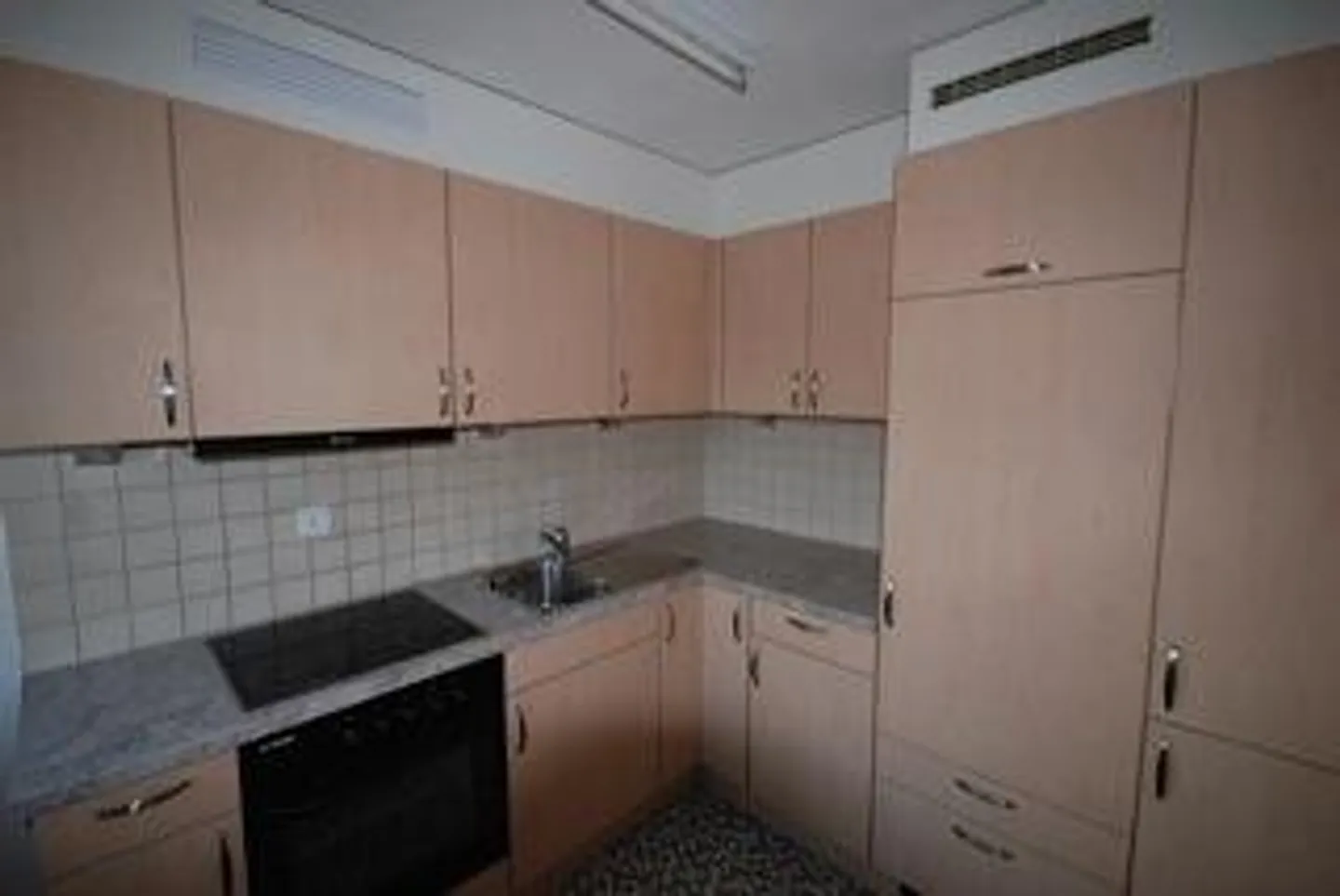 3 Room Apartment - Photo 9 of 9