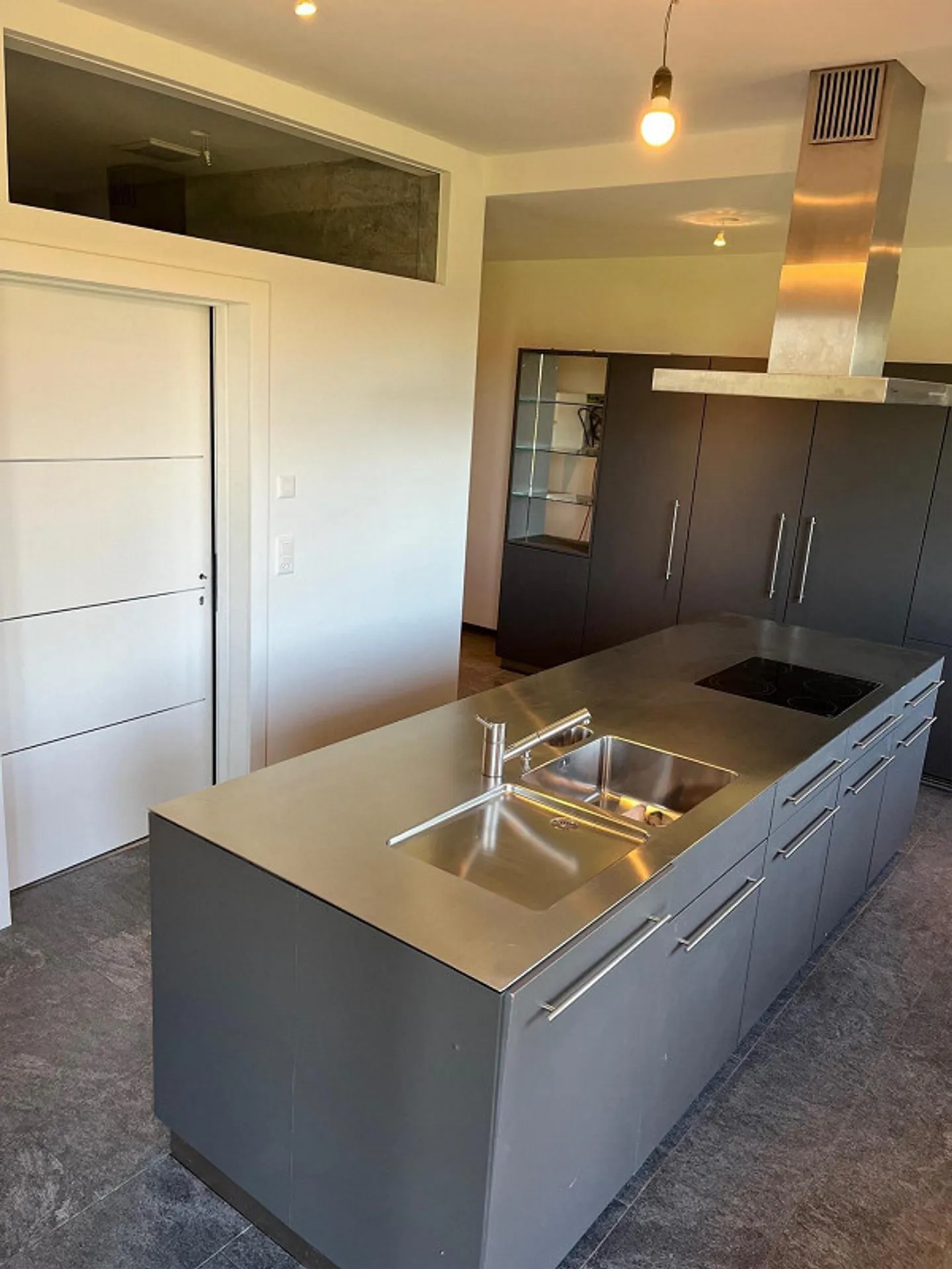 Appartement 2 1/2 pièces avec charme équestre - Photo 3 sur 10