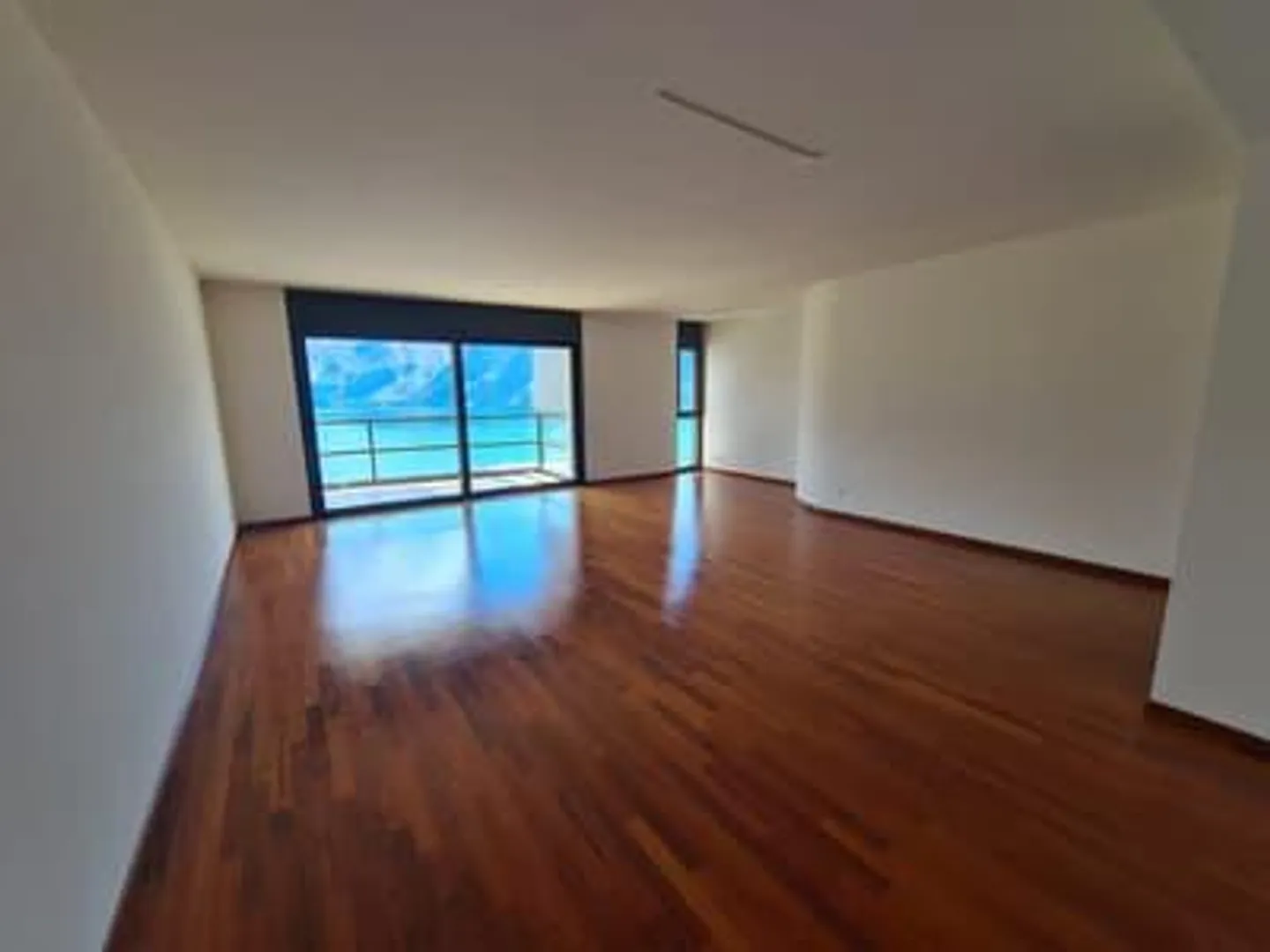 Appartamento di Lusso con Vista Lago - Foto 8 di 23